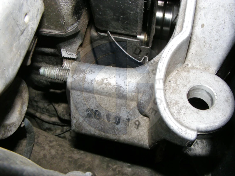 Broken engine discount mount